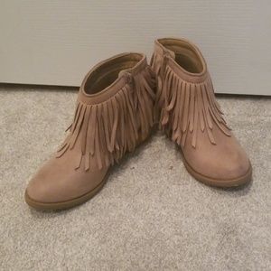 Soda fringe ankle boots